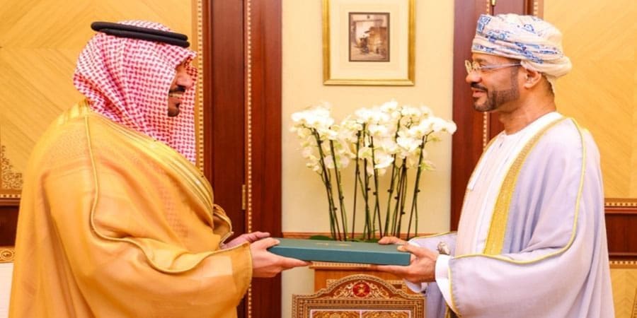 تسلّم الرسالة معالي السّيد بدر البوسعيدي