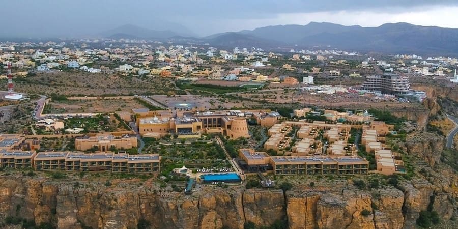 أكثر من 222 ألف زائر للجبل الأخضر خلال العام الماضي 2025.