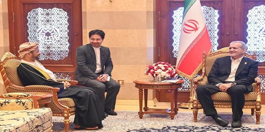 فخامة الرئيس الإيراني يستقبل معالي السيد وزير الخارجية
