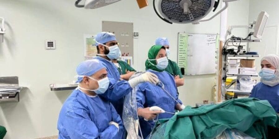 الفريق الطبي
