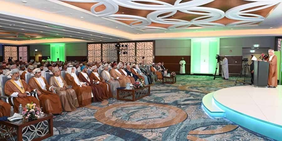 يستعرض الممارسات التي تقوم بها النقابات العمالية