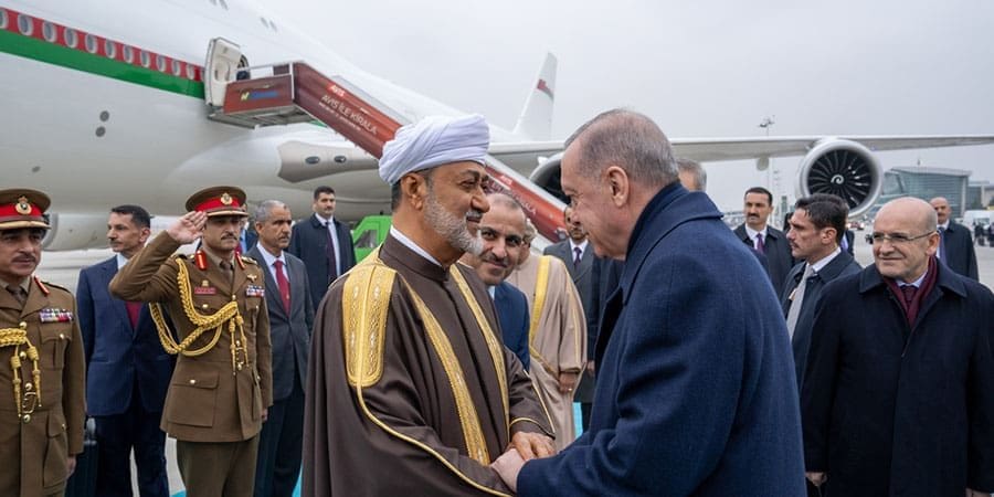 جلالةُ السُّلطان المعظّم يصلُ إلى تركيا