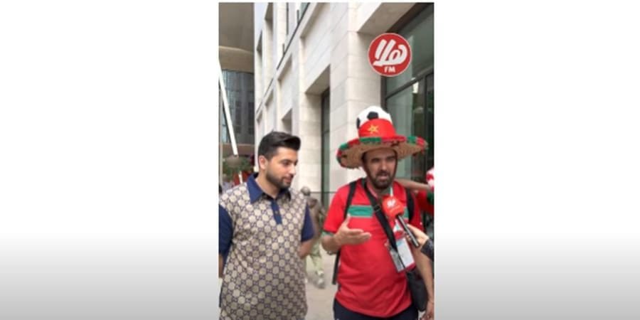 المشجع المغربي محمد الشرفي مع  الطبيب شادي الشيخ