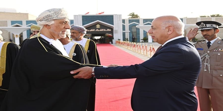 سمو السيد شهاب يعود إلى البلاد