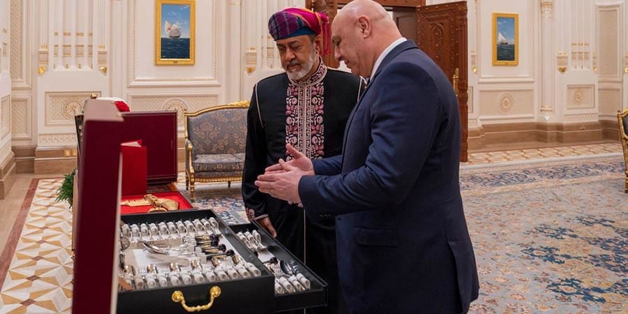 مأدبة عشاء رسميّةً