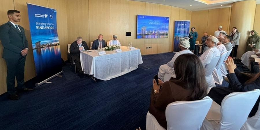 المؤتمر الصحفي للطيران العُماني