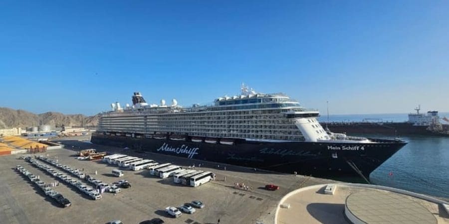 السفينة السياحية العالمية