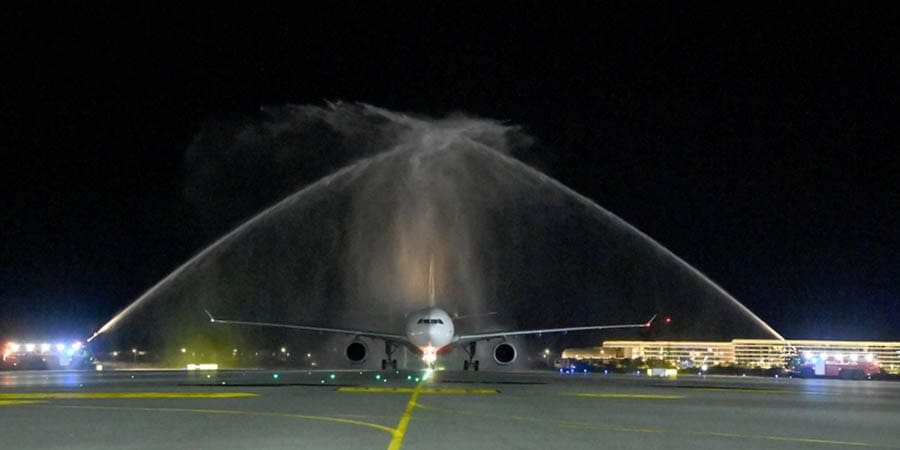 أولى الرحلات الافتتاحية