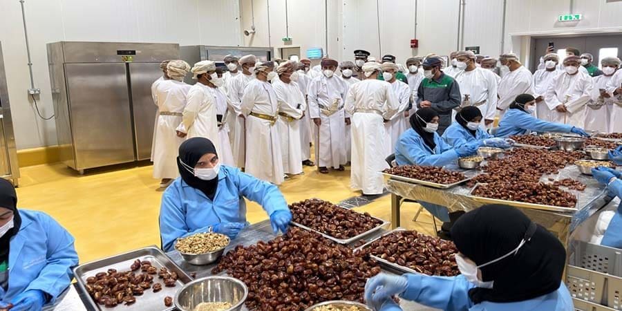 يضم المجمع صالات معالجة تمتد على مساحة 18 ألف متر مربع.