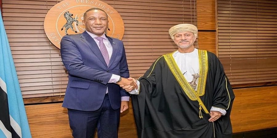 جانب من التوقيع