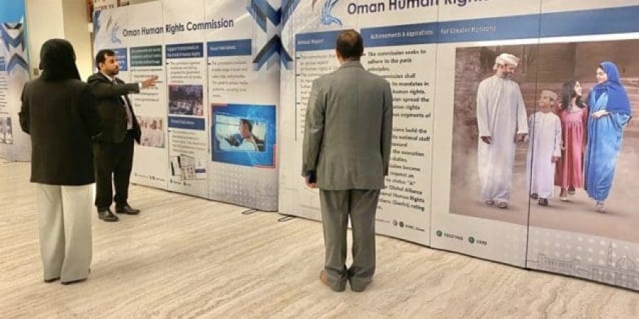 معرض حول مسيرة اللجنة خلال 15 عامًا