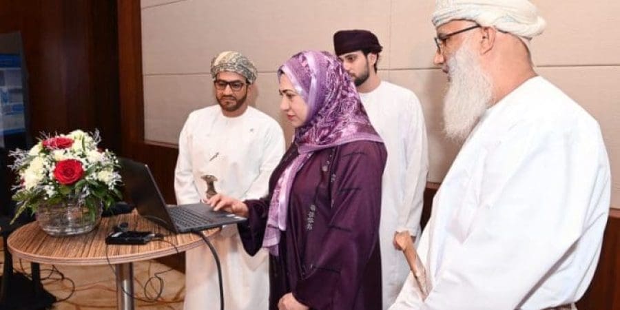 يستهدف 250 طالبًا وطالبة
