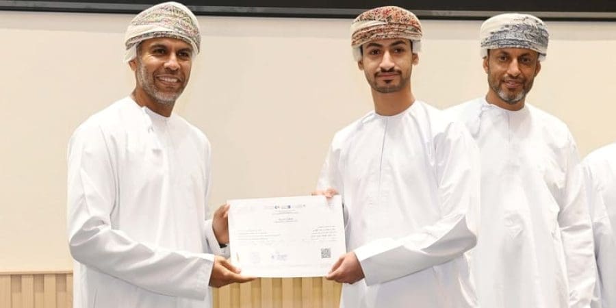 النسخة الأولى من معسكرات "مكين"