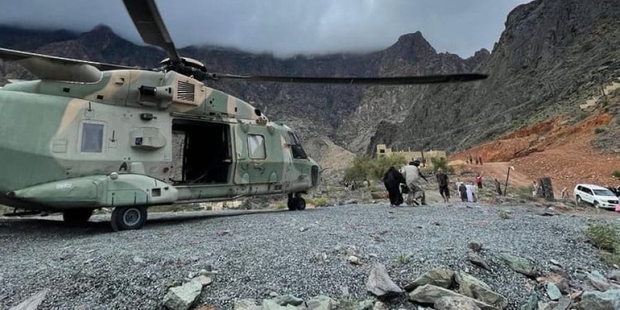 إخلاء عدد من المواطنين والمرضى