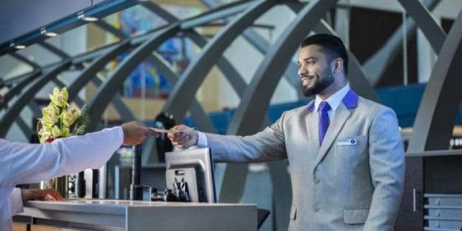 خدمة إنهاء إجراءات السفر خارج المطار "مراحب"