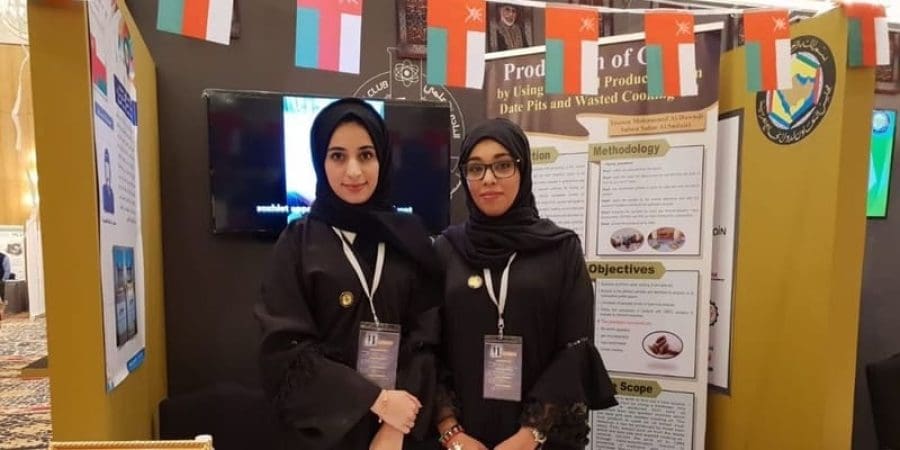 المخترعتين العُمانيتين: تسنيم بنت محمد الداودية وسلمى بنت سالم السديرية